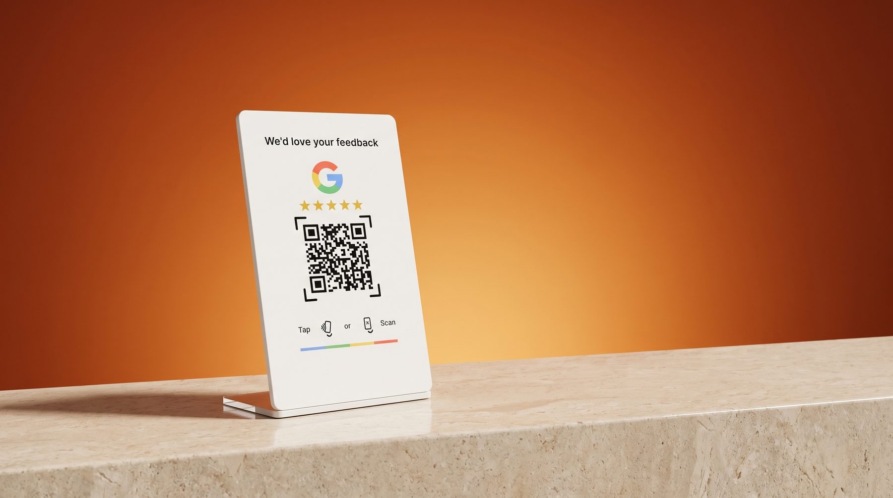 Een TapKaarten Google Review-standaard op een balie
